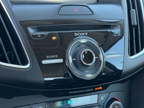 Used 2017 Ford Focus SEL w/ Interior Protection Package image 12