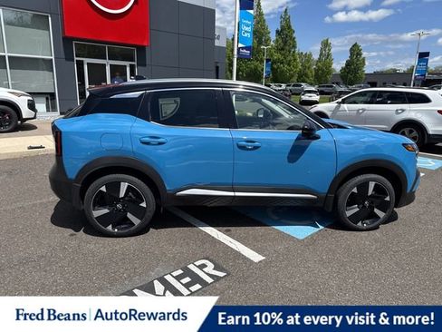 New 2025 Nissan Kicks SR image 8