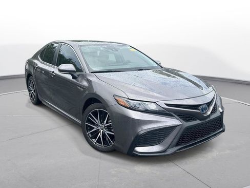 Used 2024 Toyota Camry SE w/ Audio Upgrade Package FWD image 4