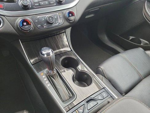 Used 2018 Chevrolet Impala LT w/ Sunroof and Spoiler Package image 31