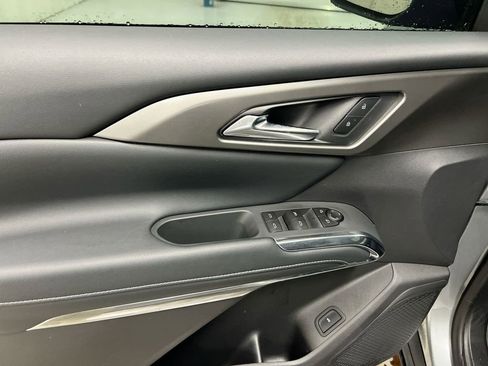 Certified 2026 Chevrolet Traverse LT w/ Driver Confidence Package image 21