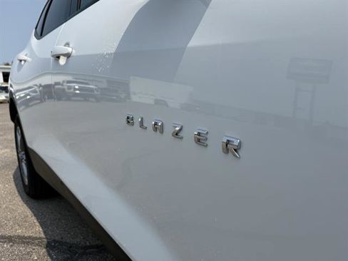 Used 2023 Chevrolet Blazer LT w/ Driver Confidence Package image 11