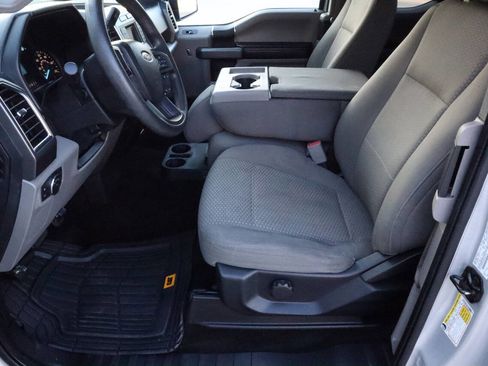 Used 2016 Ford F150 XLT image 3