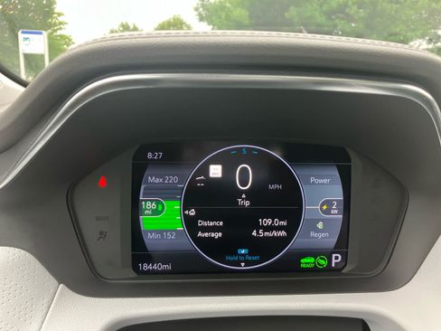 Used 2023 Chevrolet Bolt EUV Premier w/ Sun & Sound Package FWD image 17
