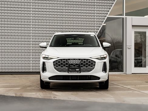 Certified 2025 Audi Q5 Premium w/ Premium Plus AWD/4WD image 34