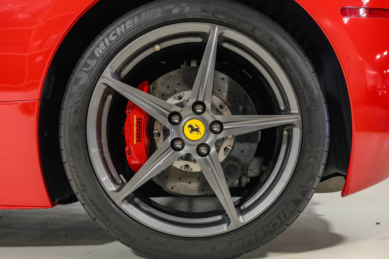 Used 2013 Ferrari 458 Spider RWD image 22