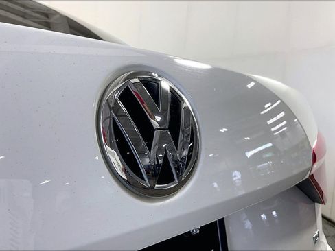 Used 2018 Volkswagen Passat 2.0T R-Line FWD image 40