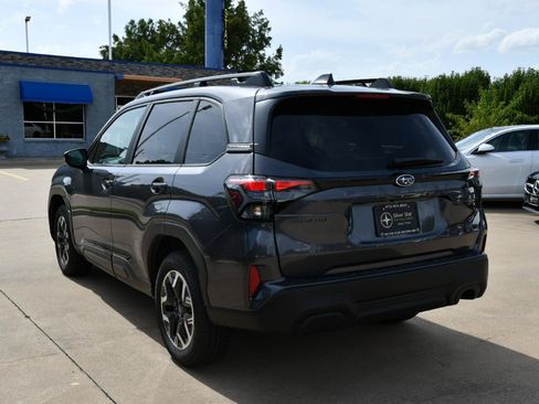 Used 2026 Subaru Forester Premium AWD/4WD image 5