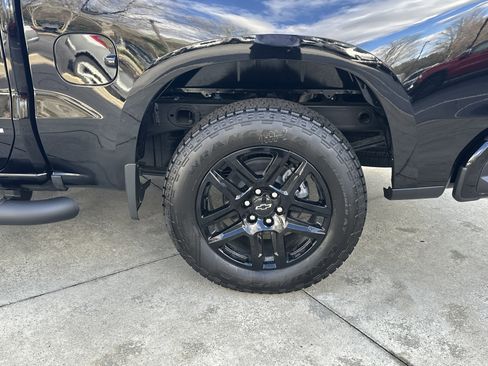 Used 2025 Chevrolet Silverado 1500 Custom w/ Turbomax Blackout Package image 21