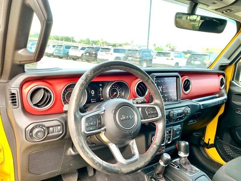 Used 2021 Jeep Wrangler Unlimited Rubicon AWD/4WD image 11