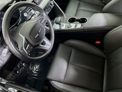 Used 2025 Genesis G70 2.5T image 22
