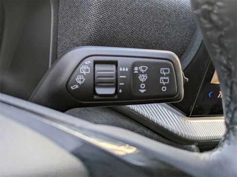 Used 2025 Ford Explorer Platinum image 41