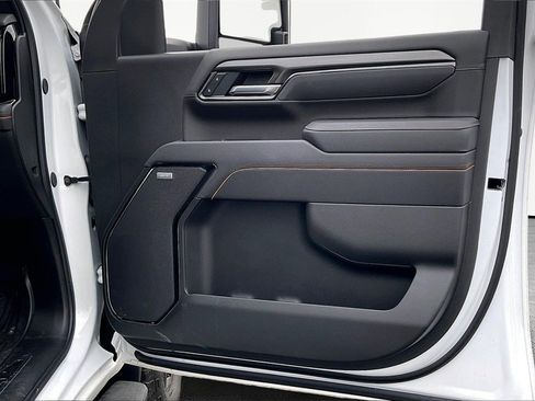 Used 2025 GMC Sierra 3500 AT4 w/ AT4 Premium Plus Package image 31