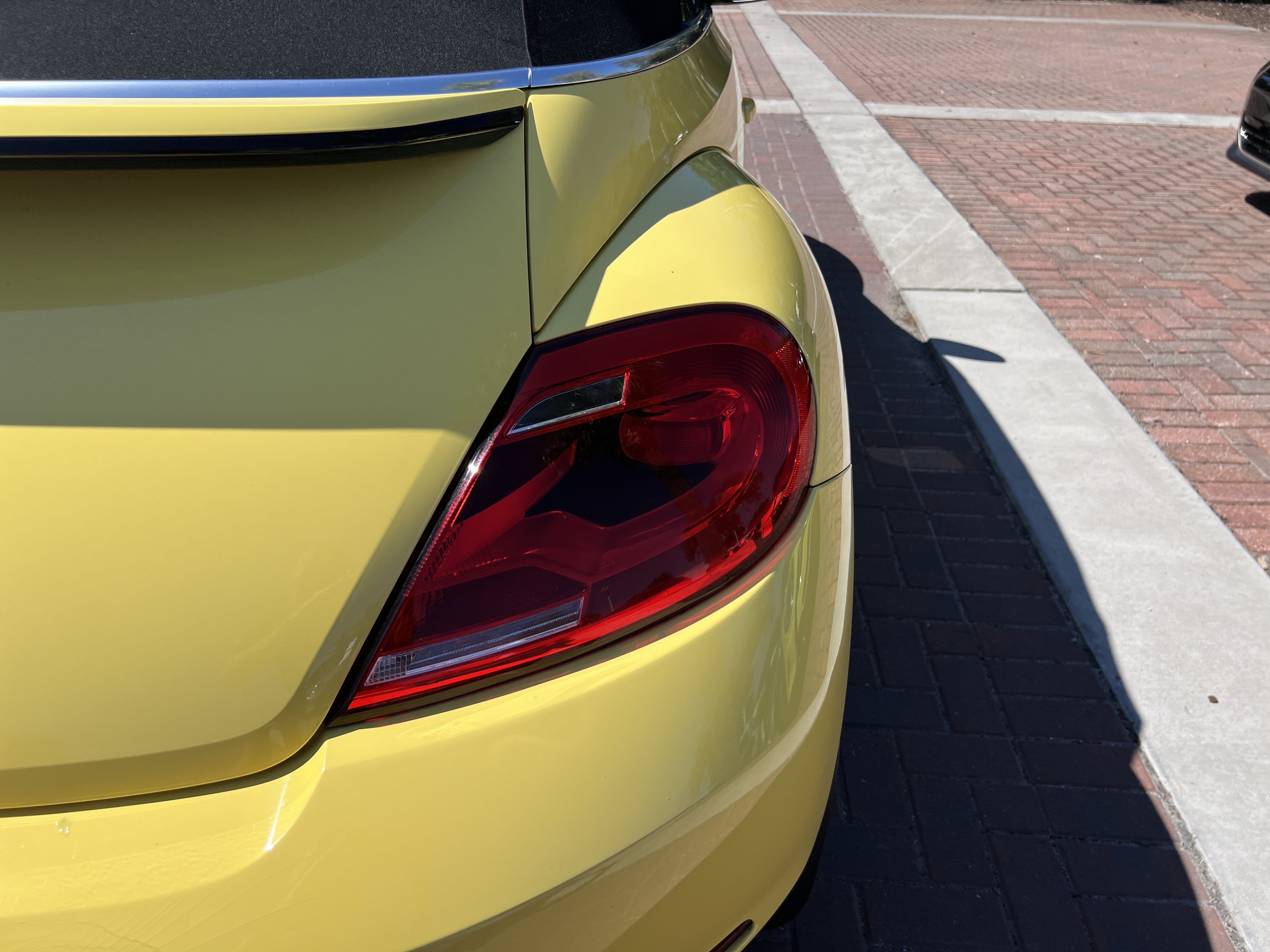 Used 2013 Volkswagen Beetle 2.5 FWD image 37