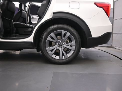 Used 2023 Ford Explorer XLT w/ Equipment Group 202A RWD image 20