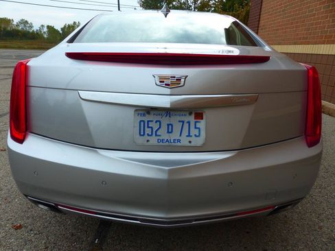 Used 2017 Cadillac XTS Luxury FWD image 8