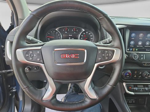 Used 2024 GMC Terrain SLT AWD/4WD image 30
