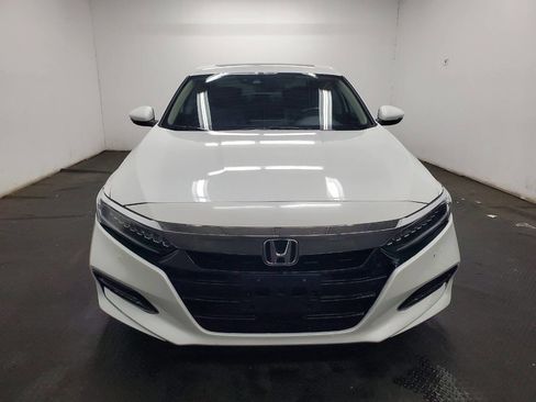Used 2018 Honda Accord Touring image 2