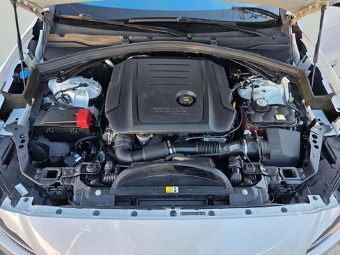 Used 2018 Jaguar F-PACE R-Sport image 42