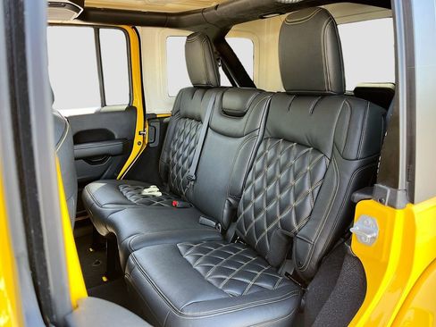 Used 2021 Jeep Wrangler Unlimited Sahara image 23