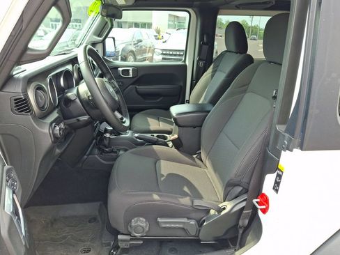 Used 2022 Jeep Wrangler Sport AWD/4WD image 20