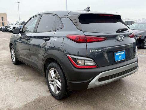 Used 2022 Hyundai Kona SE image 3