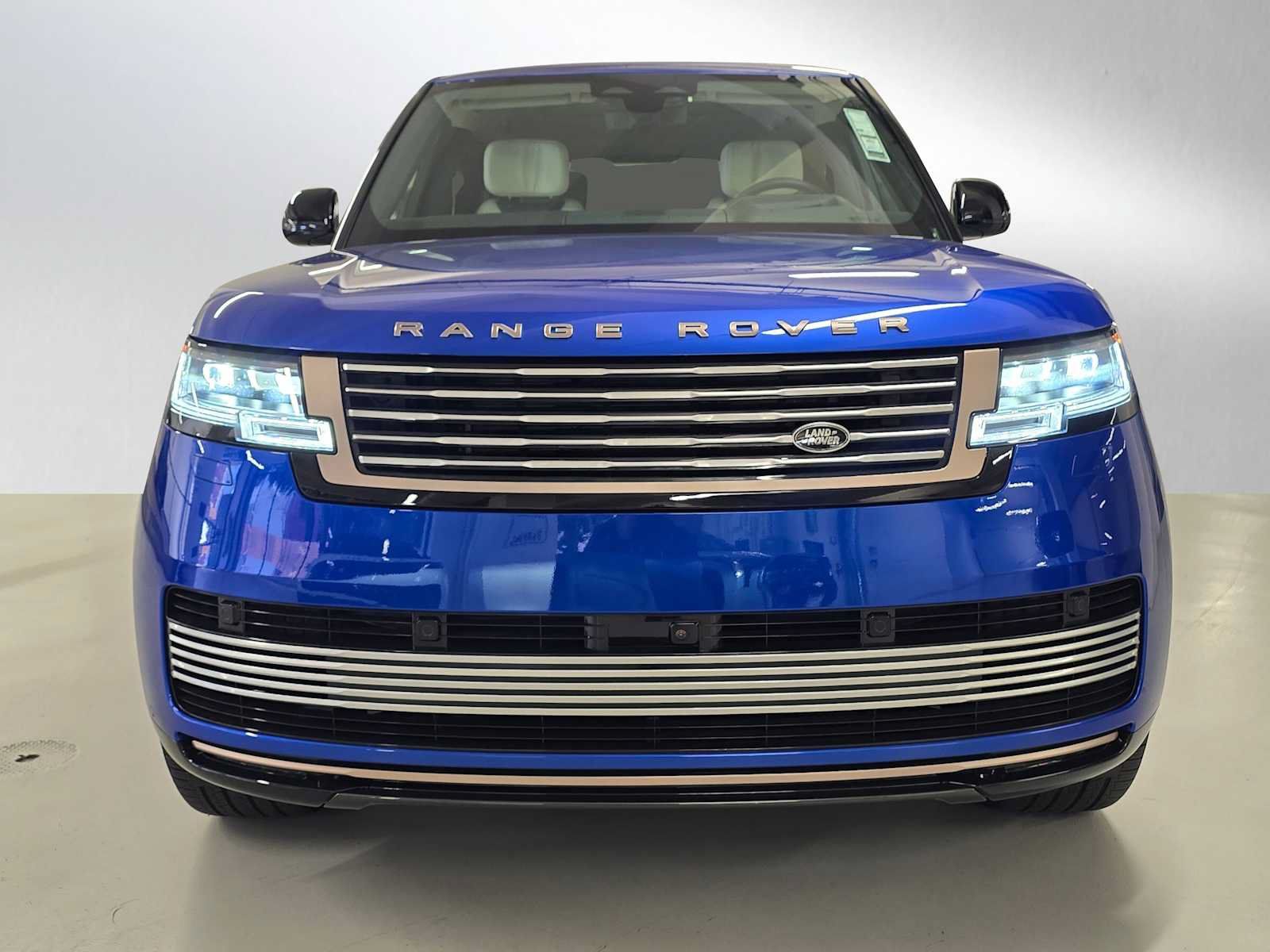 New 2025 Land Rover Range Rover SV AWD/4WD image 8