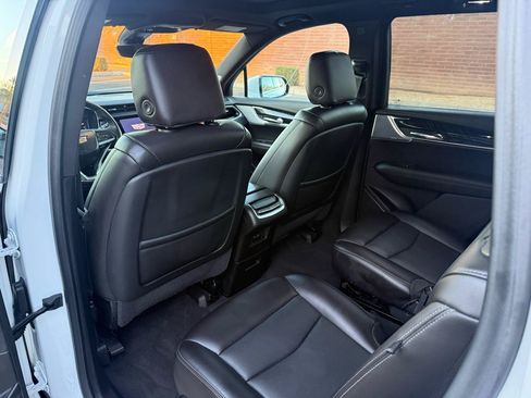 Used 2023 Cadillac XT6 Premium Luxury w/ Technology Package AWD/4WD image 13