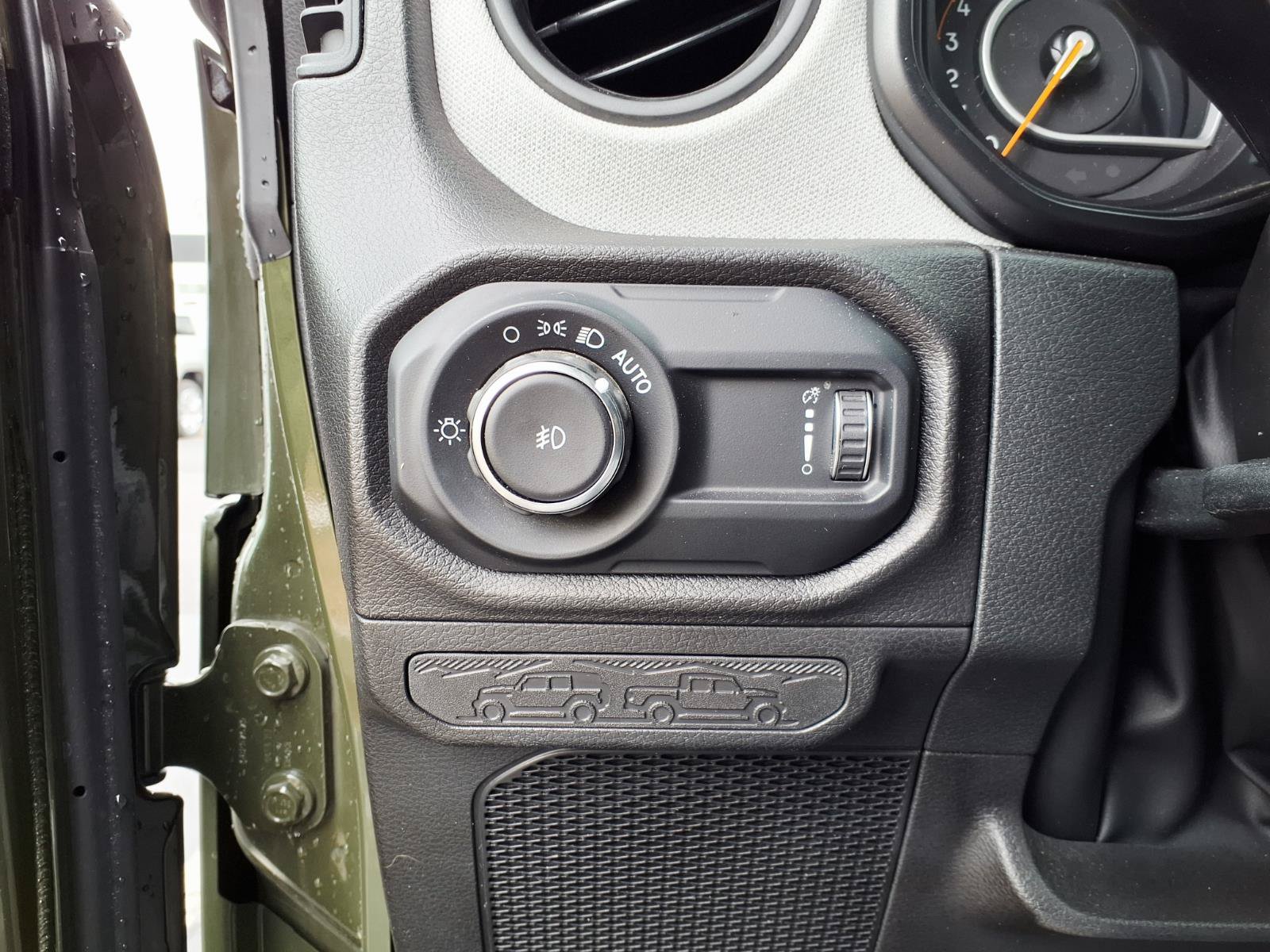 Used 2024 Jeep Wrangler Unlimited Sport AWD/4WD image 23