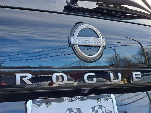 Certified 2024 Nissan Rogue SV image 29
