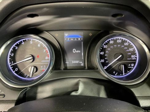 Used 2019 Toyota Camry LE image 29