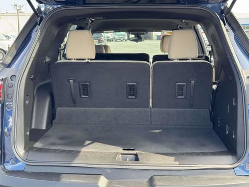 Used 2022 Chevrolet Traverse LS image 15