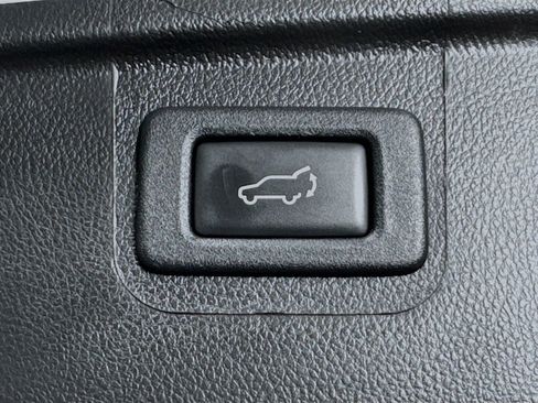 Used 2017 Subaru Outback 2.5i Limited image 32