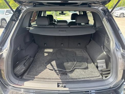 Certified 2023 Volkswagen Tiguan SE R-Line AWD/4WD image 27