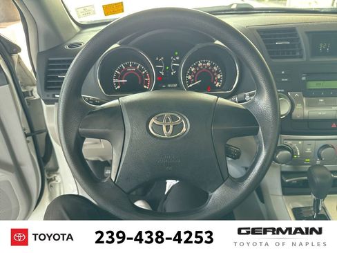 Used 2012 Toyota Highlander 4WD w/ Tow Pkg image 19
