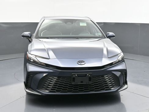 Used 2026 Toyota Camry SE image 2