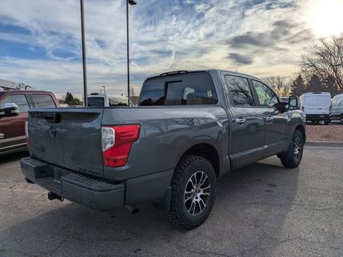 Used 2021 Nissan Titan SV w/ SV Convenience Package image 5