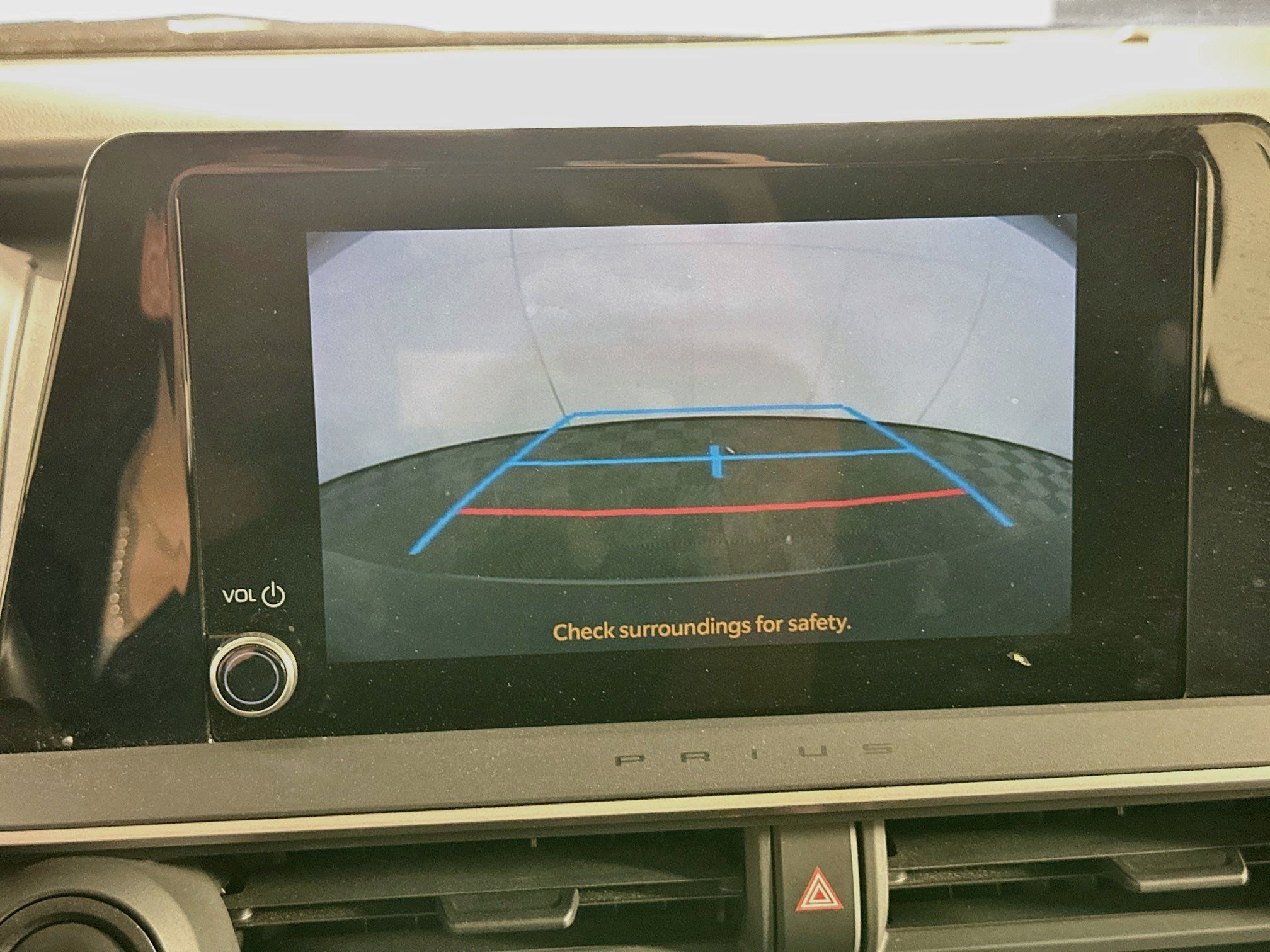 Used 2025 Toyota Prius LE FWD image 22