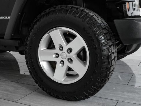 Used 2012 Jeep Wrangler Rubicon image 40