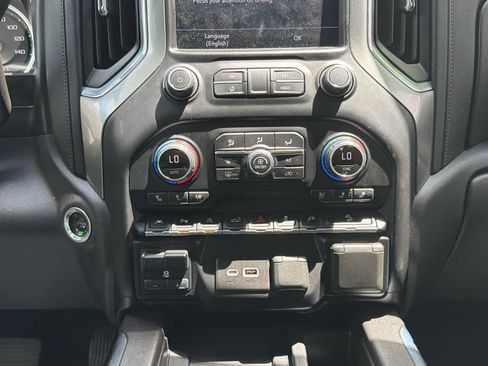 Used 2021 Chevrolet Silverado 1500 LTZ w/ LTZ Premium Package AWD/4WD image 29