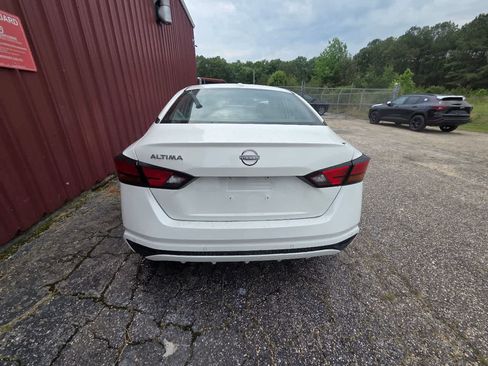 Used 2025 Nissan Altima 2.5 SV FWD image 7
