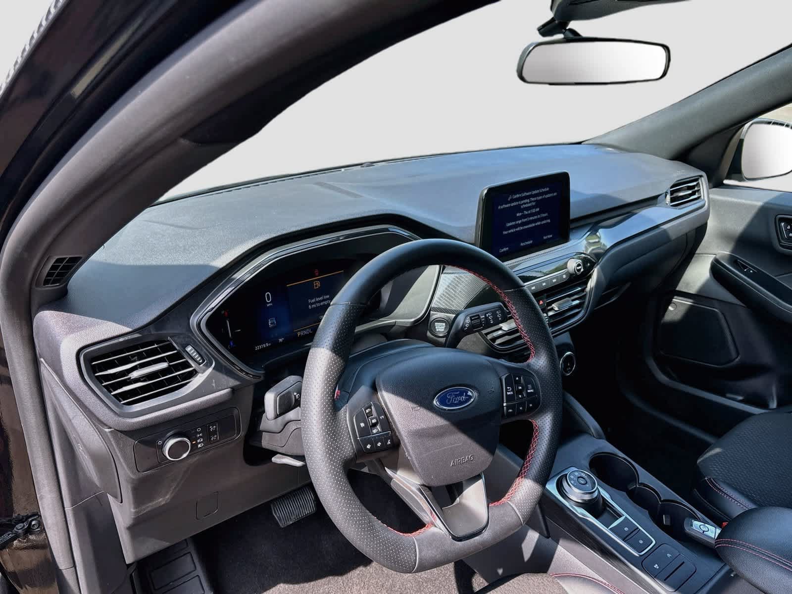Used 2025 Ford Escape ST-Line AWD/4WD image 9