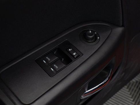 Used 2013 Dodge Challenger R/T image 17