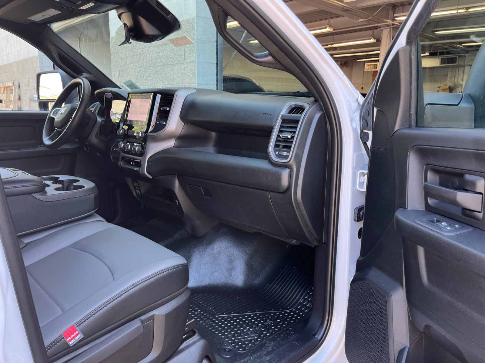 New 2026 RAM 2500 Tradesman w/ Chrome Appearance Group AWD/4WD image 28