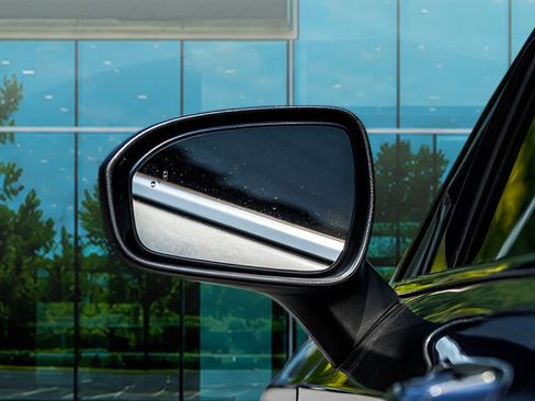 Used 2020 Ford Fusion SE FWD image 15