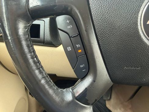 Used 2008 Chevrolet Suburban LT w/ LT Preferred Equipment Group RWD image 18