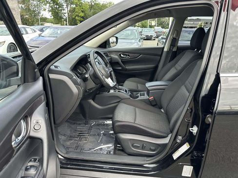 Used 2019 Nissan Rogue SV w/ Premium Package AWD/4WD image 16