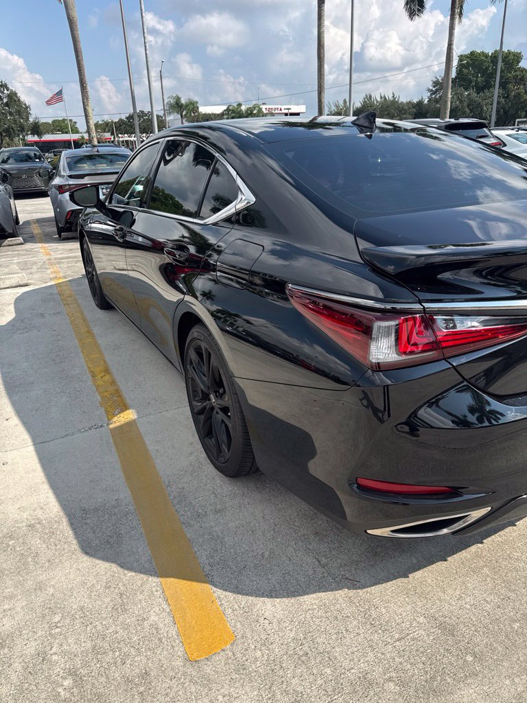 Used 2024 Lexus ES 350 F Sport w/ Accessory Package (Z2) FWD image 6