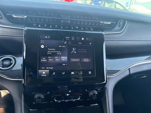 Used 2021 Jeep Grand Cherokee L Laredo w/ Luxury Tech Group I AWD/4WD image 25