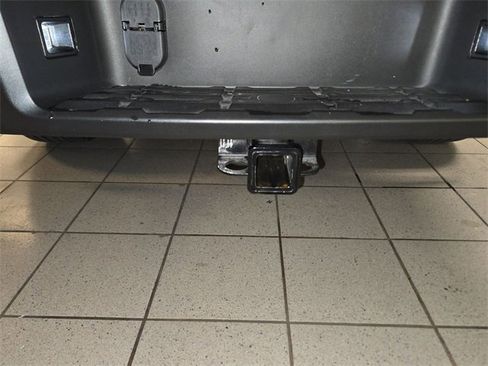 Used 2024 Nissan Frontier SV w/ SV Convenience Package image 27